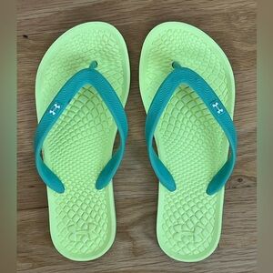 Under Armour Unisex-Child  T Slide Sandal Size 3 Green with teal